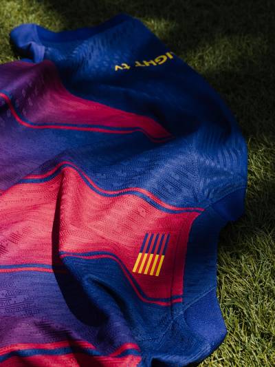 barcelona_25_26_nike_home_kit_g.jpg
