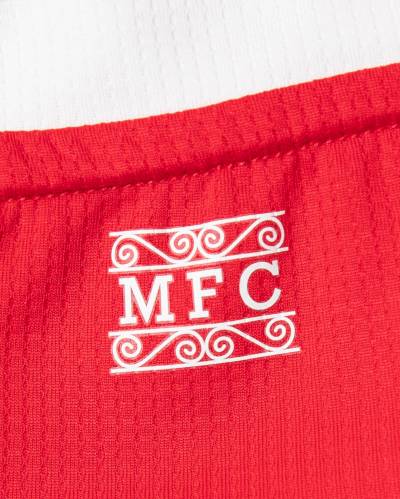 middlesbrough_25_26_castore_home_kit_e.jpg