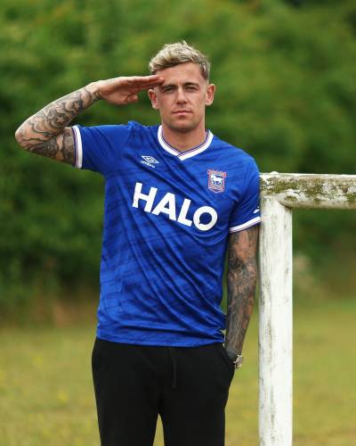 ipswich_town_25_26_umbro_home_kit_a.jpg