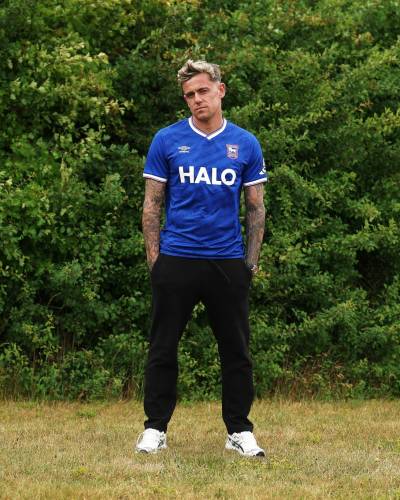 ipswich_town_25_26_umbro_home_kit_b.jpg