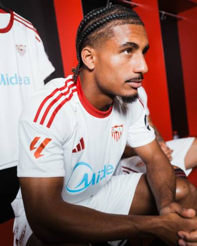 sevilla_25_26_adidas_home_kit_b.jpg
