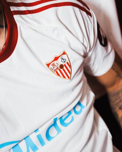 sevilla_25_26_adidas_home_kit_c.jpg