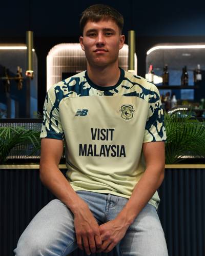 cardiff_city_25_26_new_balance_away_kit_e.jpg