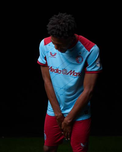 feyenoord_25_26_castore_third_kit_04a.jpg