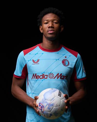 feyenoord_25_26_castore_third_kit_a.jpg