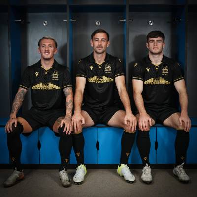 linfield_25_26_macron_140th_anniversary_away_kit_2.jpg
