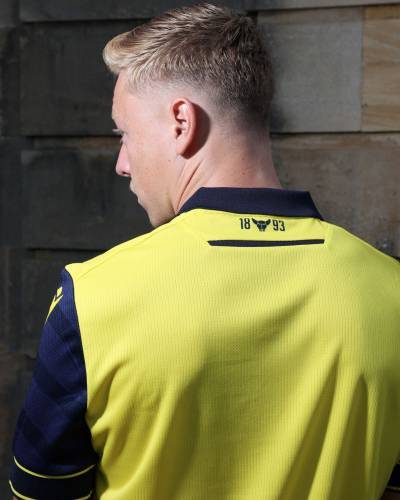 oxford_united_25_26_macron_home_kit_f.jpg