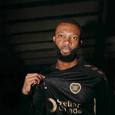 heart_of_midlothian_25_26_hummel_third_kit_01.jpg