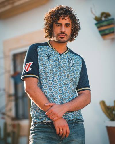 ud_almeria_25_26_macron_away_kit_e.jpg