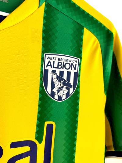west_bromwich_albion_25_26_macron_away_kit_b.jpg