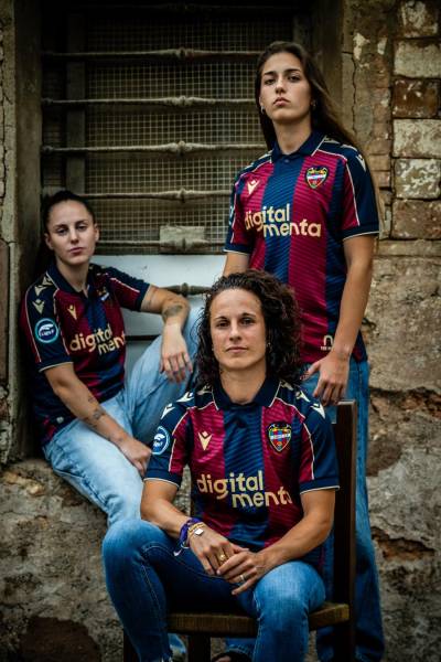 levante_ud_25_26_macron_home_kit_03.jpg