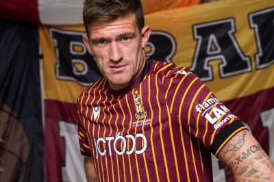 bradford_city_25_26_macron_home_kit_01.jpg