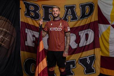 bradford_city_25_26_macron_home_kit_02.jpg