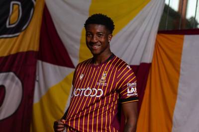 bradford_city_25_26_macron_home_kit_04.jpg