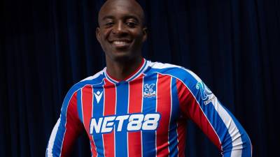 crystal_palace_25_26_macron_home_kit_b1.jpg