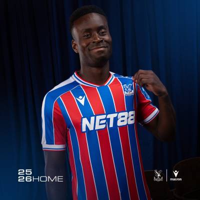 crystal_palace_25_26_macron_home_kit_g.jpg