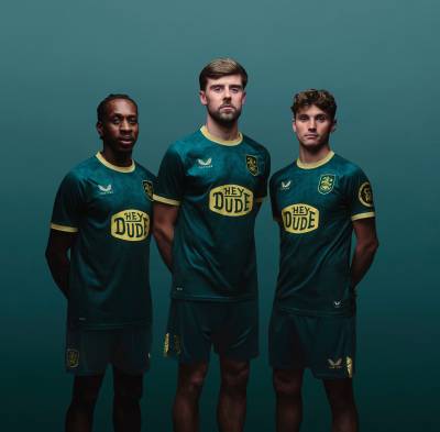 huddersfield_town_25_26_castore_third_kit_a.jpg