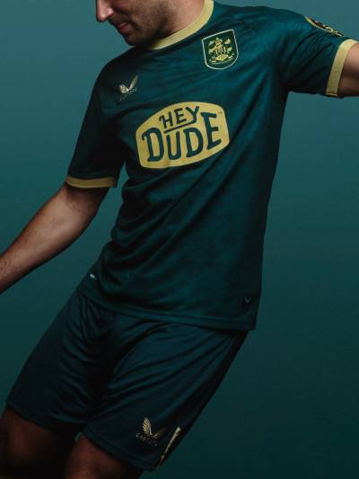 huddersfield_town_25_26_castore_third_kit_f.jpg