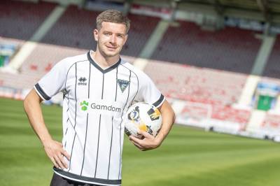 dunfermline_athletic_25_26_errea_home_kit_c.jpg