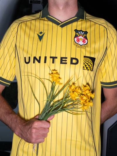wrexham_25_26_macron_away_kit_b.jpg