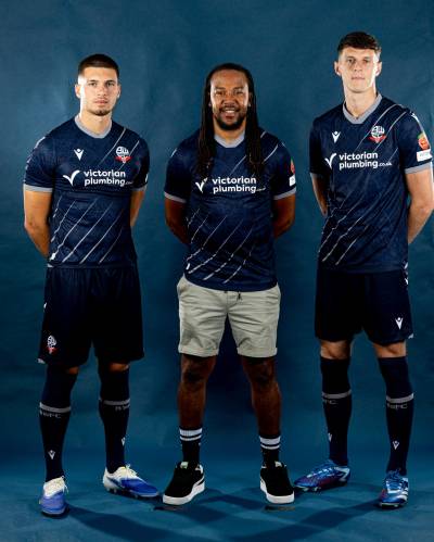 bolton_wanderers_25_26_macron_away_kit_a.jpg