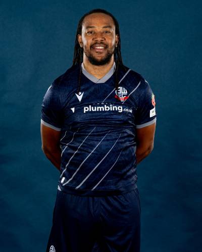bolton_wanderers_25_26_macron_away_kit_b.jpg