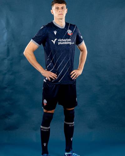 bolton_wanderers_25_26_macron_away_kit_c.jpg