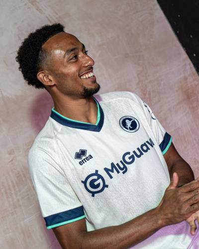 millwall_25_26_errea_away_kit_c3.jpg
