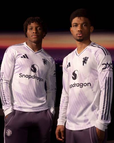 manchester_united_25_26_adidas_away_kit_a.jpg