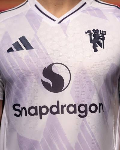 manchester_united_25_26_adidas_away_kit_c.jpg