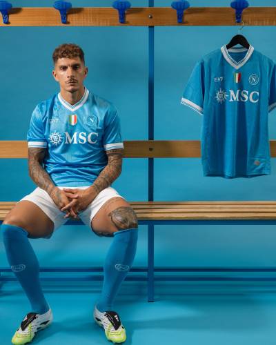 napoli_25_26_ea7_home_kit_c.jpg