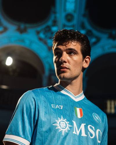 napoli_25_26_ea7_home_kit_h.jpg