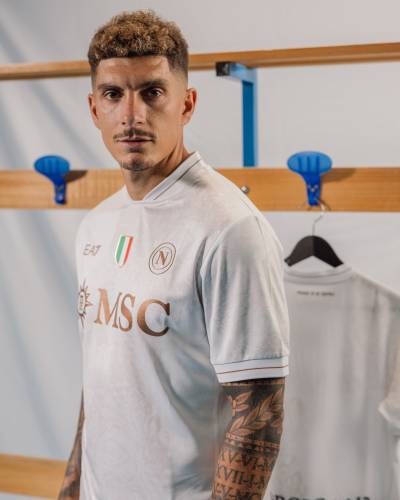 napoli_25_26_ea7_away_kit_h.jpg