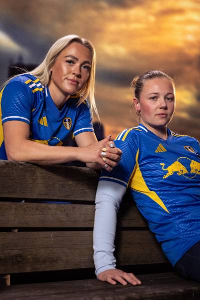 leeds_united_25_26_adidas_away_kit_b.jpg