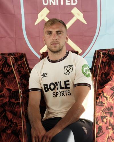 west_ham_united_25_26_umbro_away_kit_b.jpg