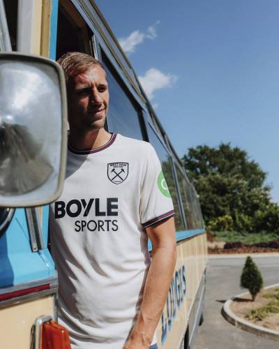 west_ham_united_25_26_umbro_away_kit_e.jpg