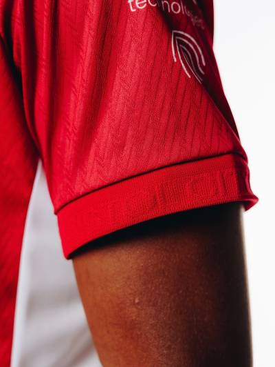 bristol_city_25_26_o_neills_home_kit_e.jpg