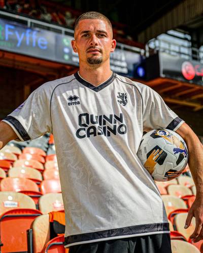 dundee_united_25_26_errea_away_kit_f.jpg