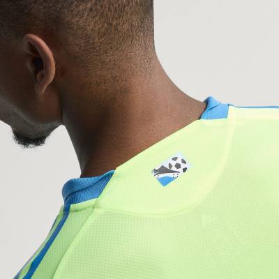 charlotte_2025_adidas_archive_jersey_d.jpg