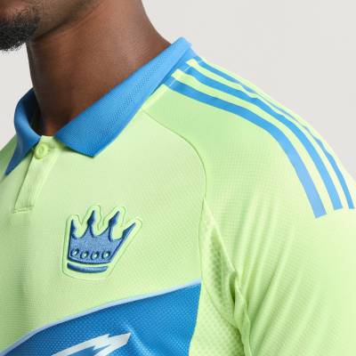 charlotte_2025_adidas_archive_jersey_f.jpg