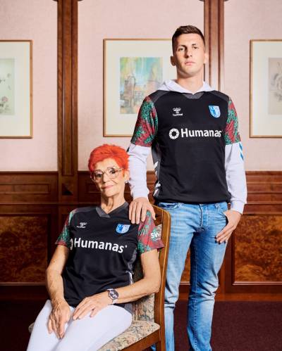 fc_magdeburg_25_26_hummel_third_kit_b.jpg