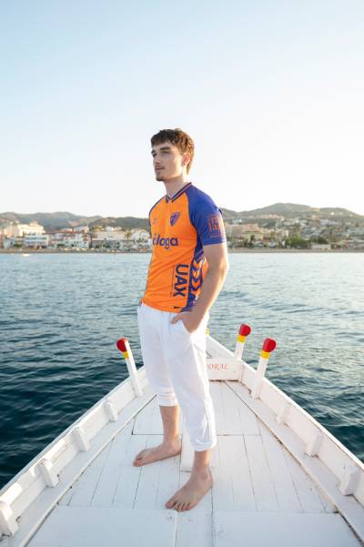 malaga_25_26_hummel_third_kit_a.jpg