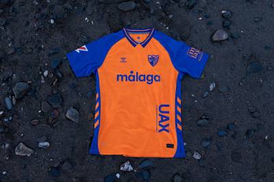 malaga_25_26_hummel_third_kit_g.jpg