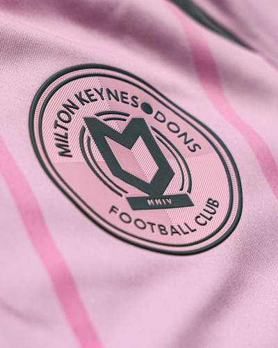 milton_keynes_dons_25_26_reebok_third_kit_e.jpg
