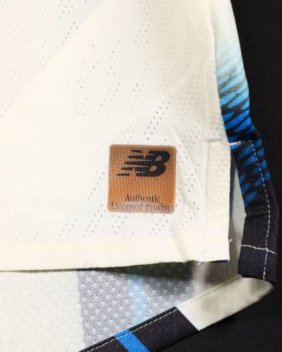 atalanta_25_26_new_balance_away_kit_f.jpg