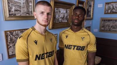 crystal_palace_25_26_macron_away_kit_f1.jpg