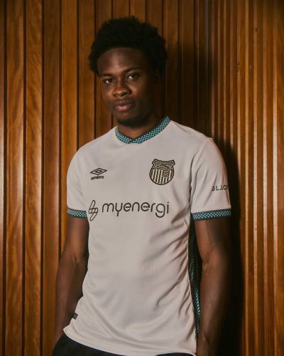 grimsby_town_25_26_umbro_third_kit_b.jpg