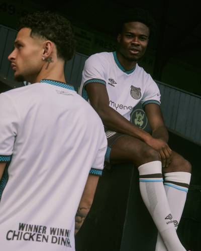 grimsby_town_25_26_umbro_third_kit_e.jpg