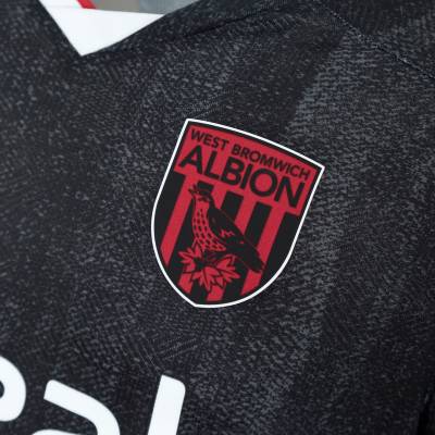 west_bromwich_albion_25_26_macron_third_kit_b.jpg
