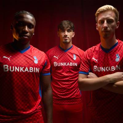 oldham_athletic_25_26_puma_away_kit_2.jpg